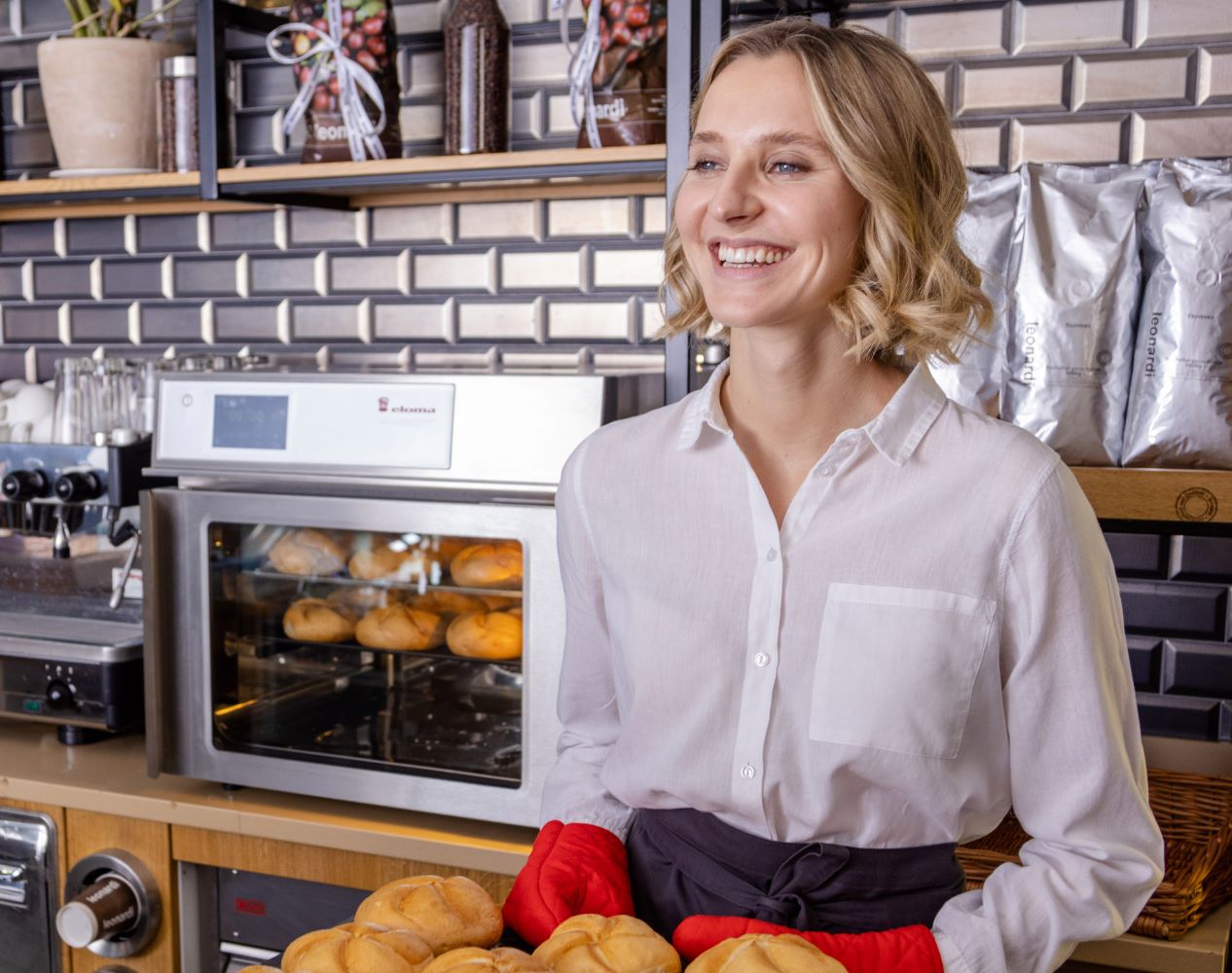 Stress-free baking: the Eloma Backmaster from Hubbard Systems