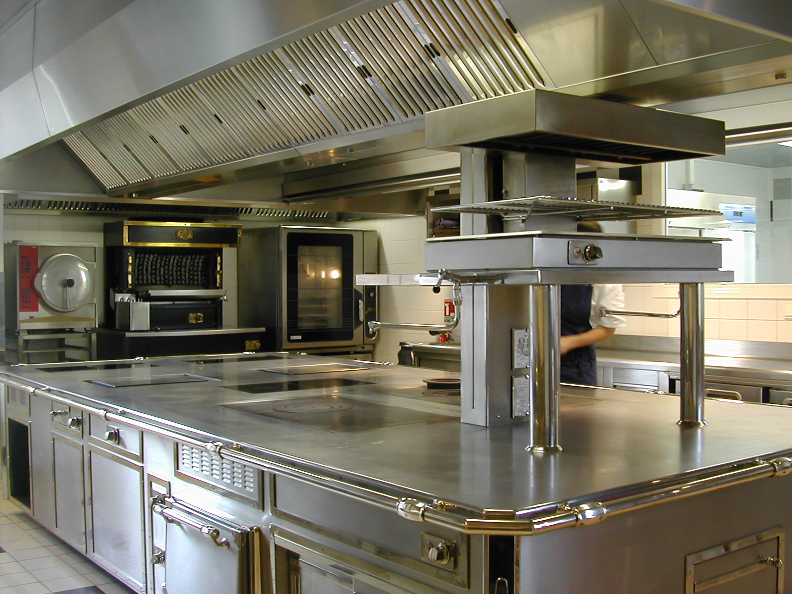 How automatic ventilation systems can save money and improve kitchen safety