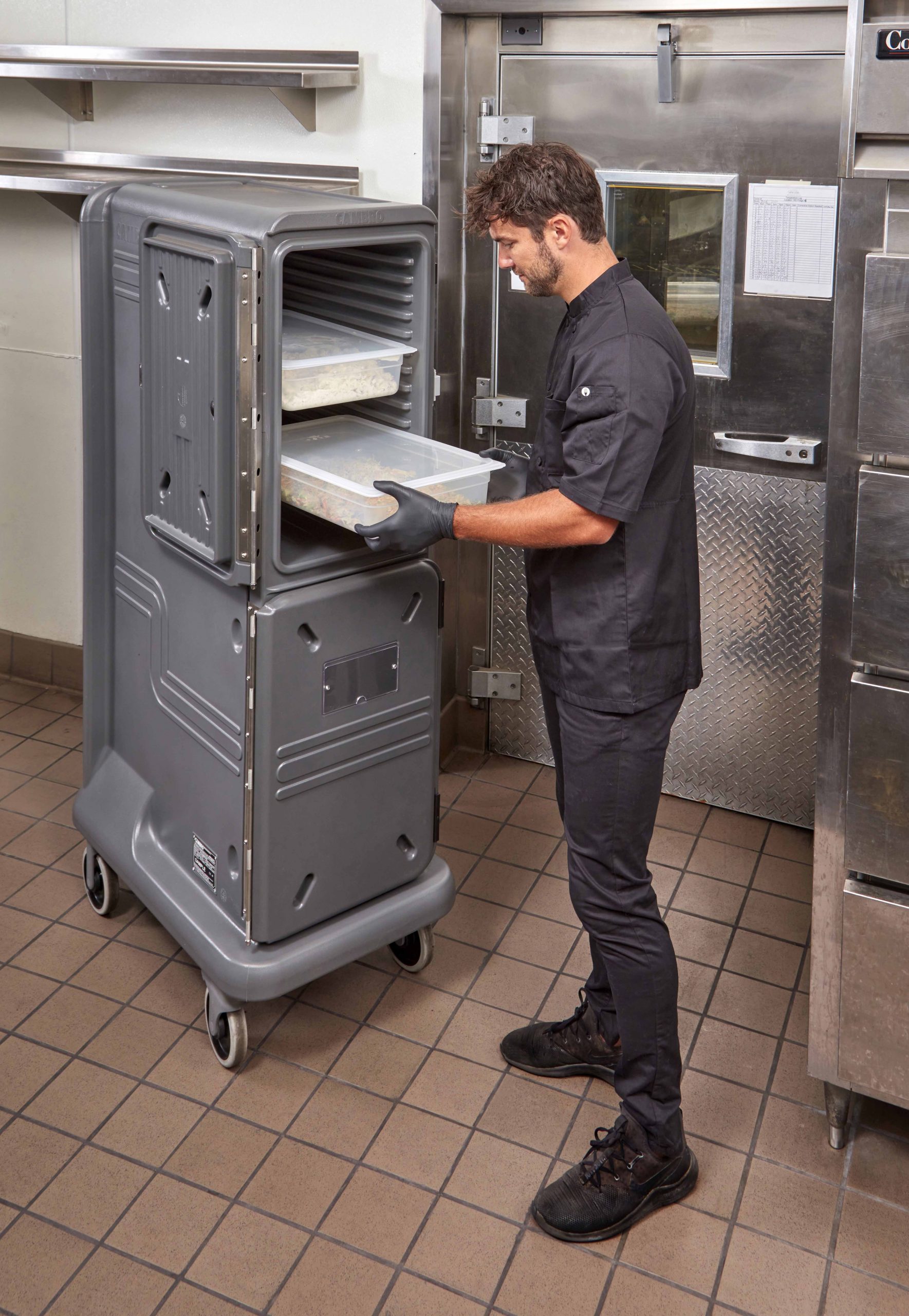 Hot, cold or hot and cold – get that food moving