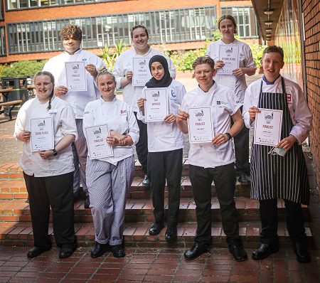 Students ready to dessert in London thanks to Taylor UK