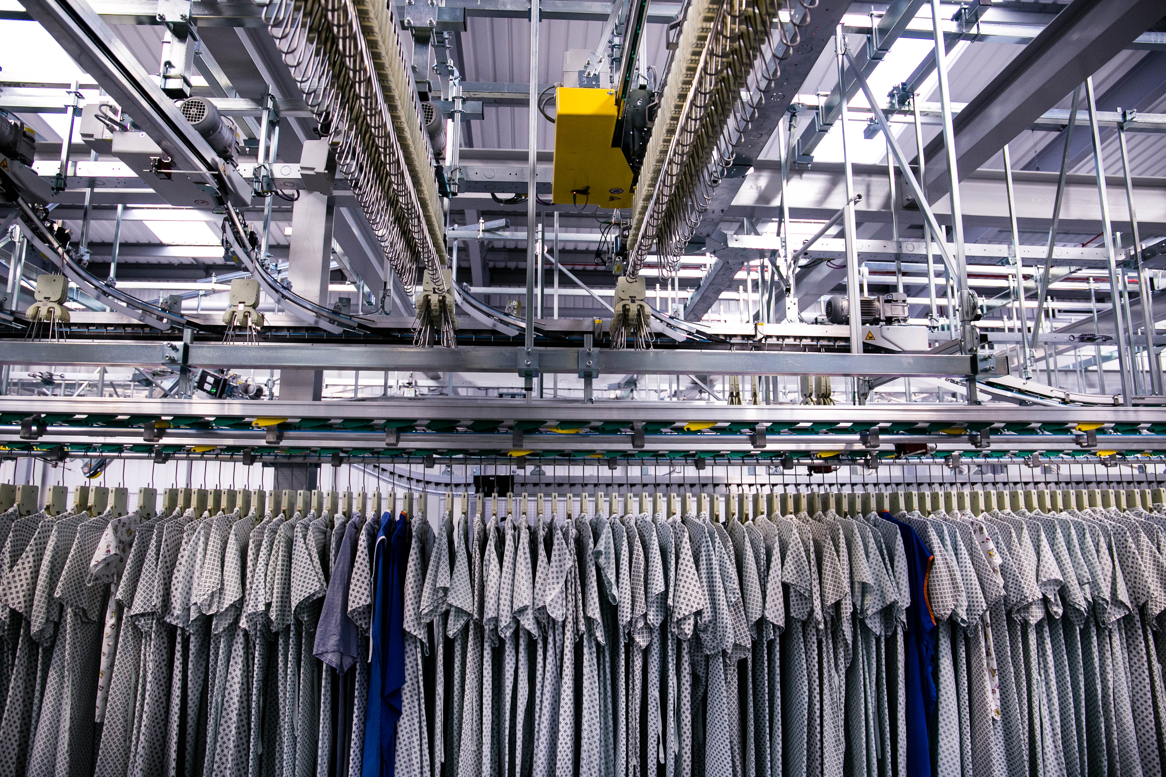 Are healthcare workers uniforms a coronavirus risk if washed at home?
